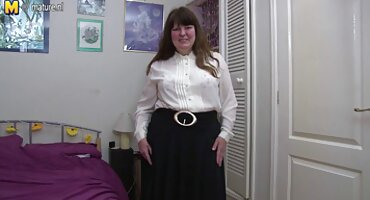 clip tạ thanh nhi sex Carmela ly hợp quan hệ tình dục với nhân viên mát-xa có vòi phimsexsub nước lên đến đầu gối của cô.